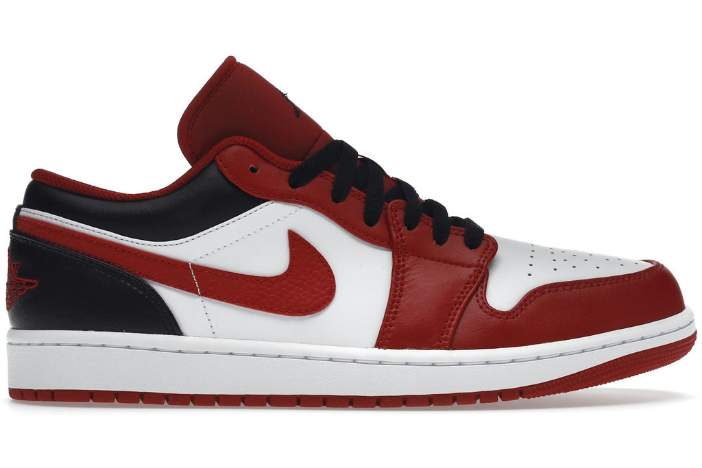 Jordan 1 Low Bulls-1
