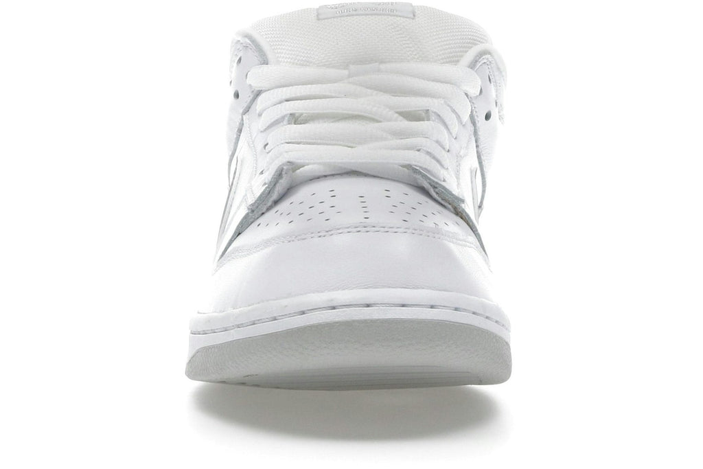 Nike SB Dunk Low Supreme 94 White Metallic Silver-2