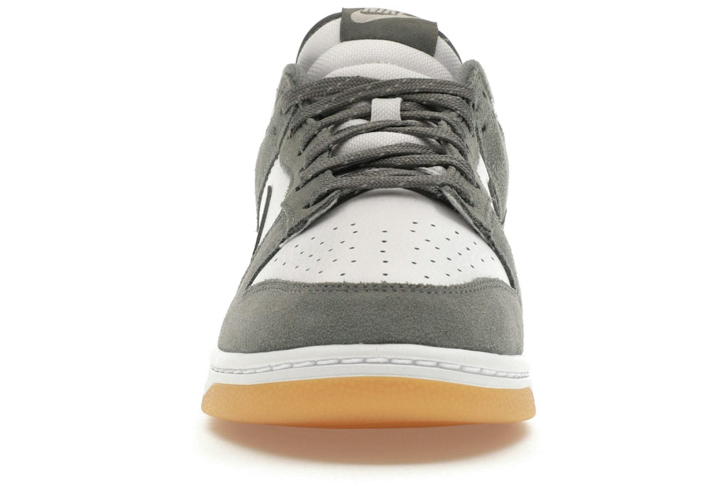 Nike Dunk Low Smoke Grey Gum 3M Swoosh-2