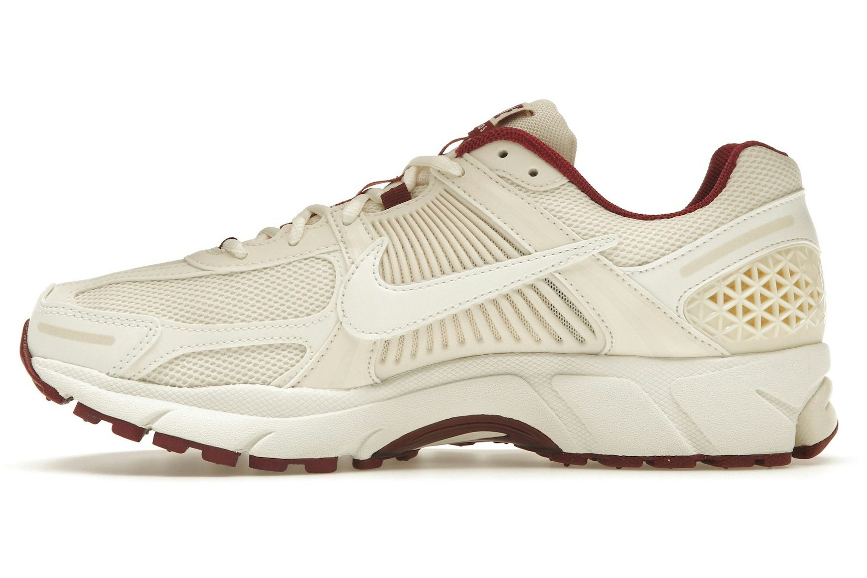 Nike Zoom Vomero 5 Valentine's Day (Women's)-3