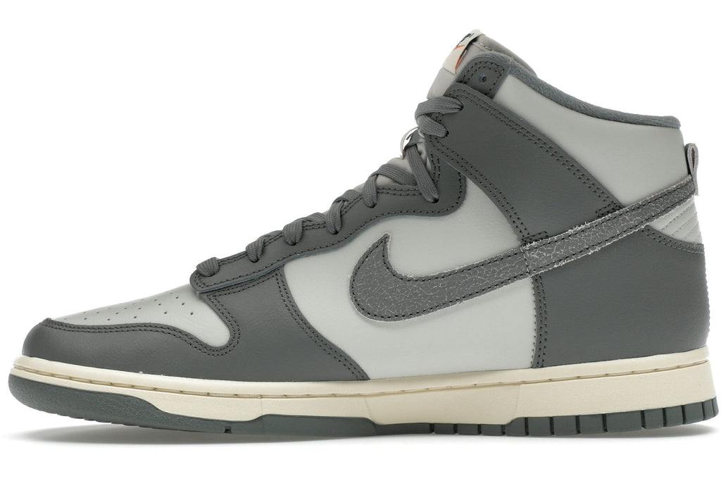 Nike Dunk High Vintage Light Bone Grey-3