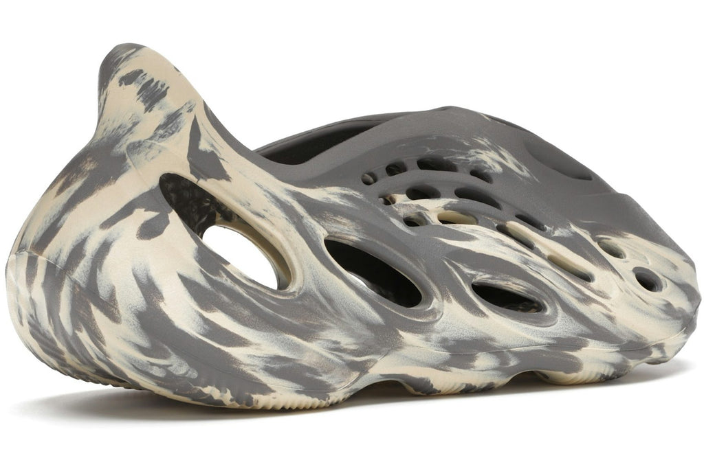 adidas Yeezy Foam RNNR MXT Moon Gray