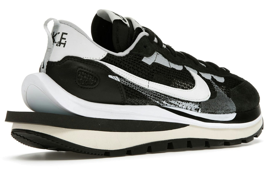 Nike Vaporwaffle sacai Black White-4